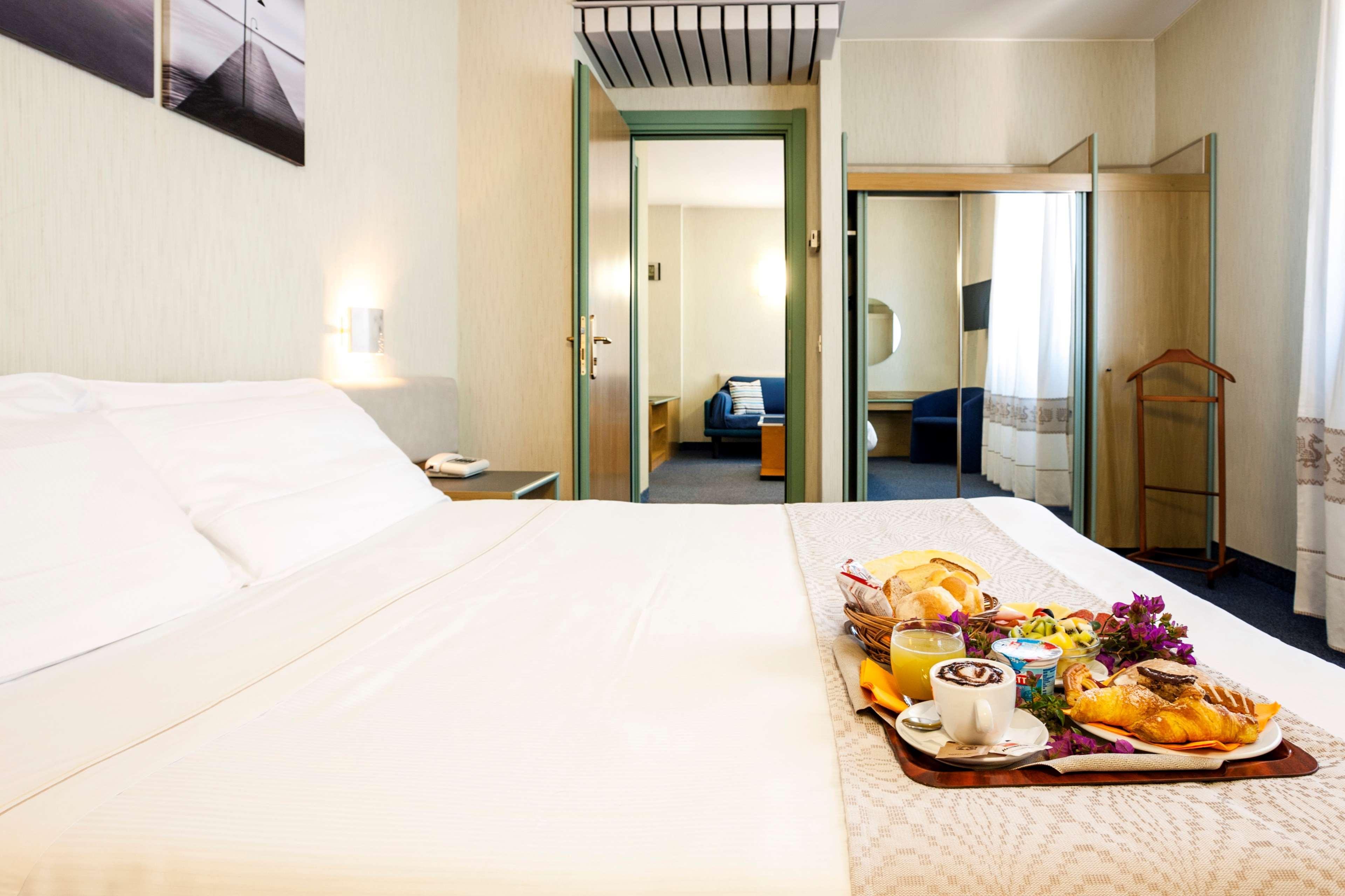 Best Western Hotel Residence Italia Quartu SantʼElena Εξωτερικό φωτογραφία