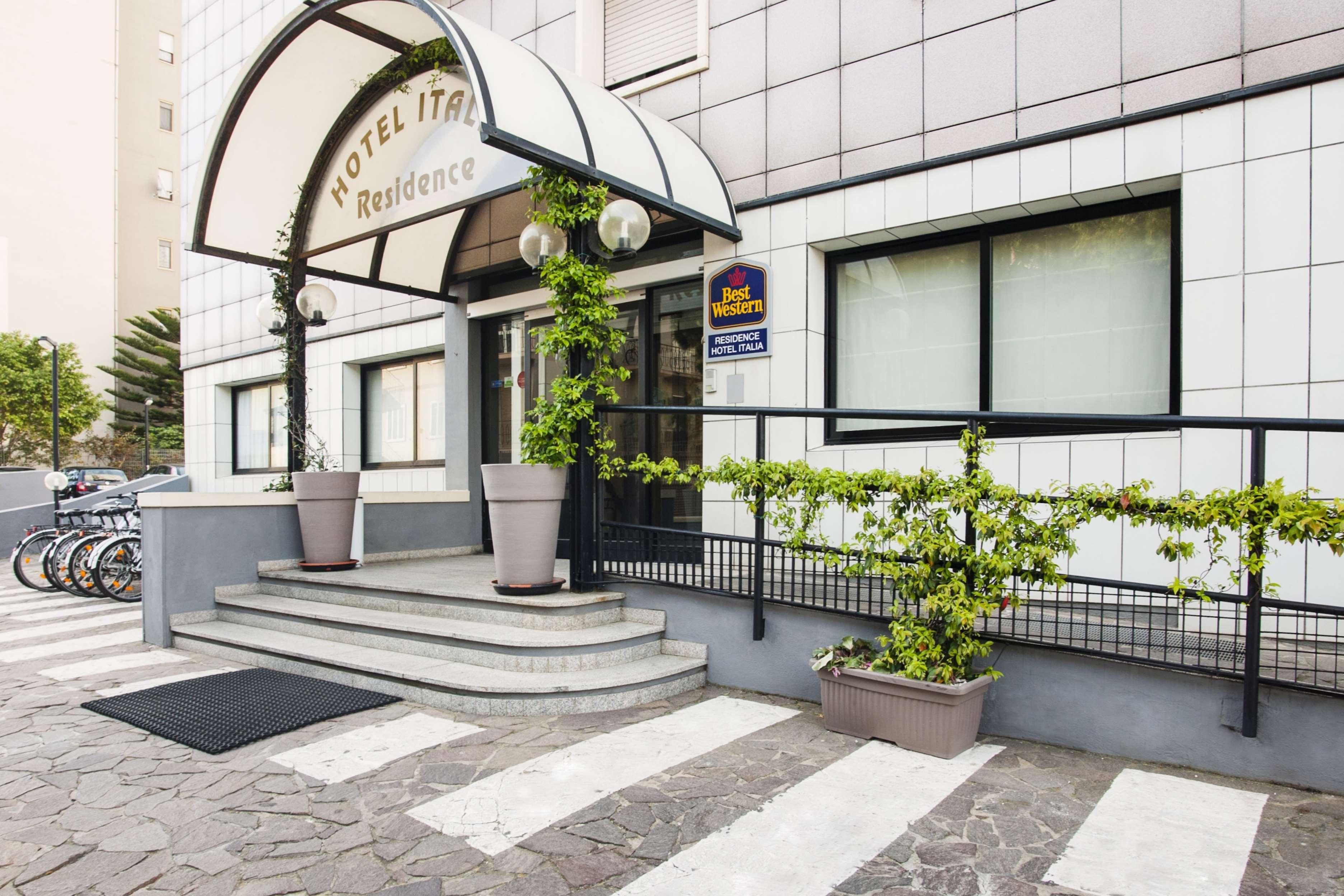 Best Western Hotel Residence Italia Quartu SantʼElena Εξωτερικό φωτογραφία